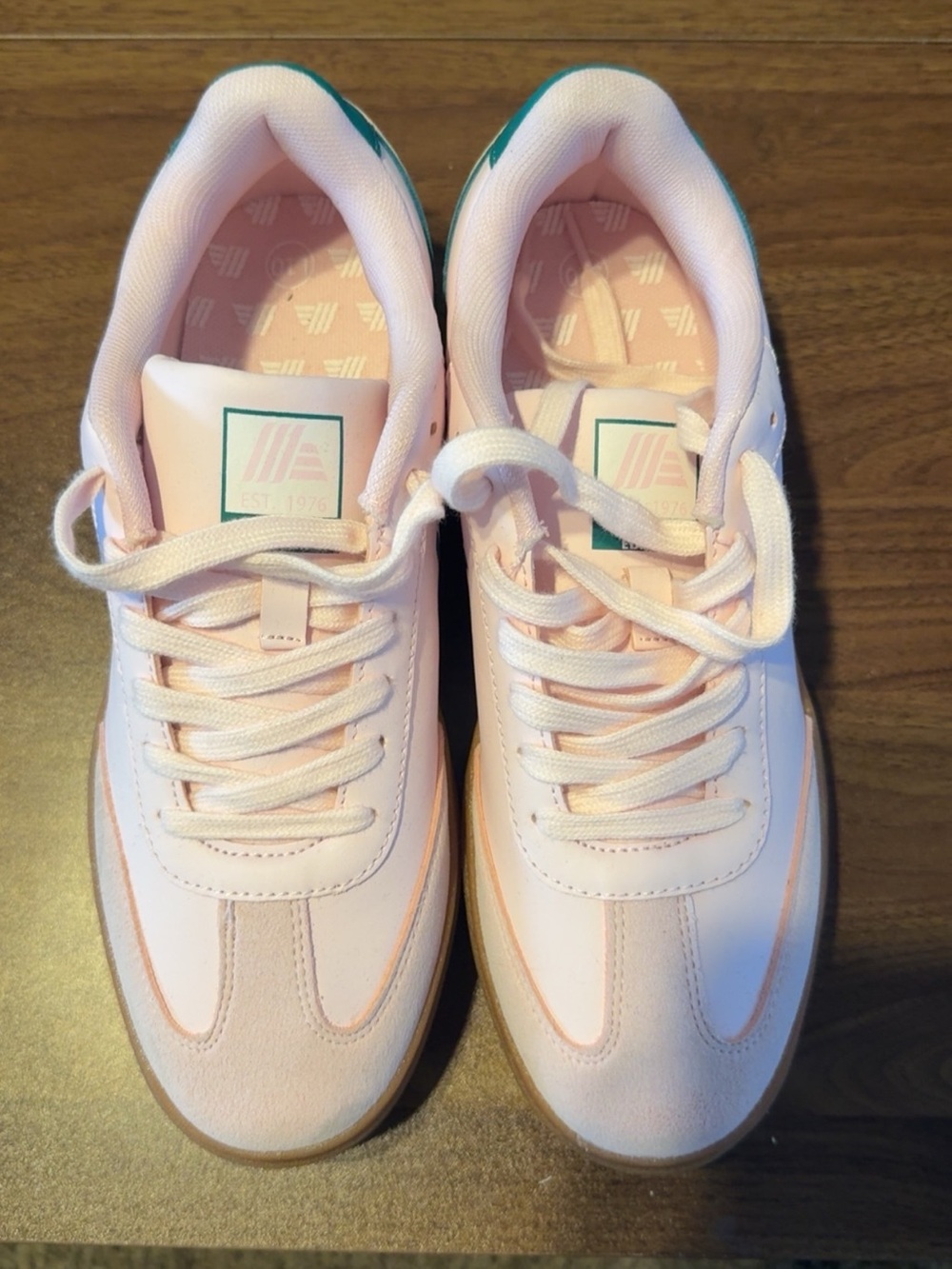 Women's Pastel Pink Low-Top Sneakers with Teal Heel Accent